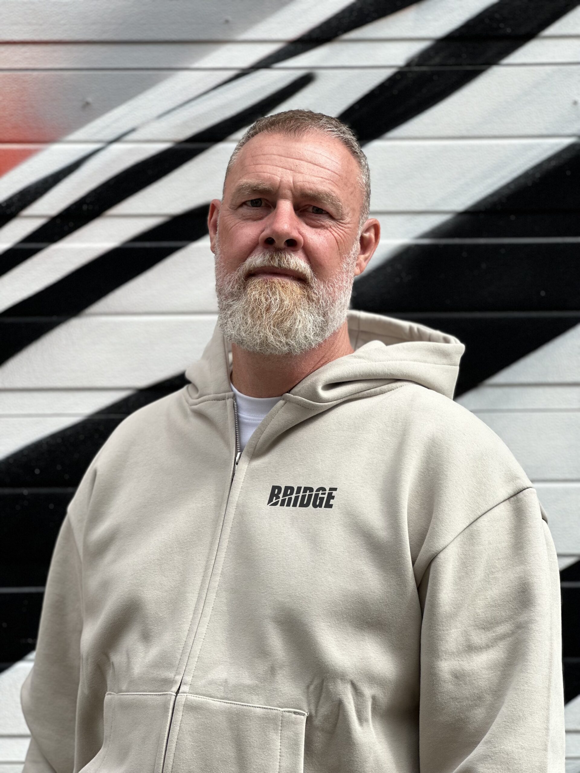 Zoodie van BRIDGE clothing, beige vest met rits in maat M, L en XL